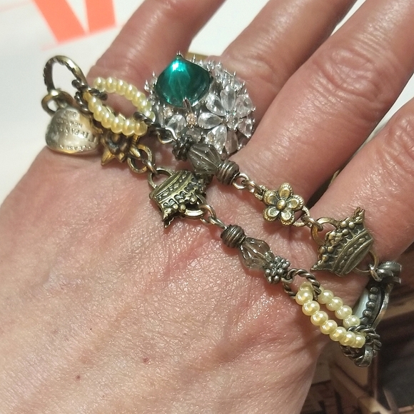 VTG Victorian Revival Crowns, Buttons, e.t.c Bracelet - Picture 4 of 7